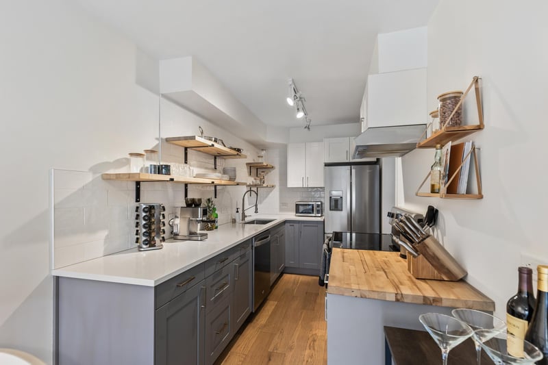 2928 Dean Pw #2L, Minneapolis, MN 55416