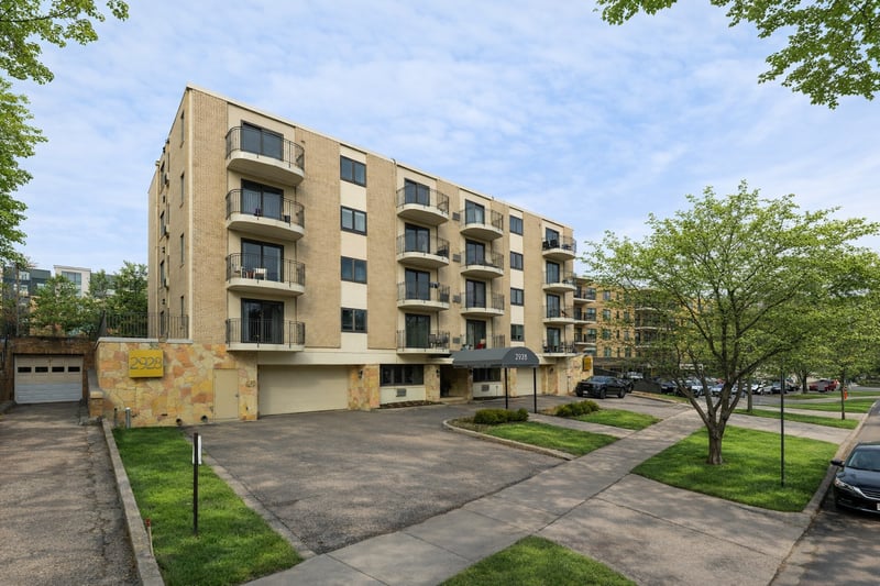 2928 Dean Pw #2L, Minneapolis, MN 55416