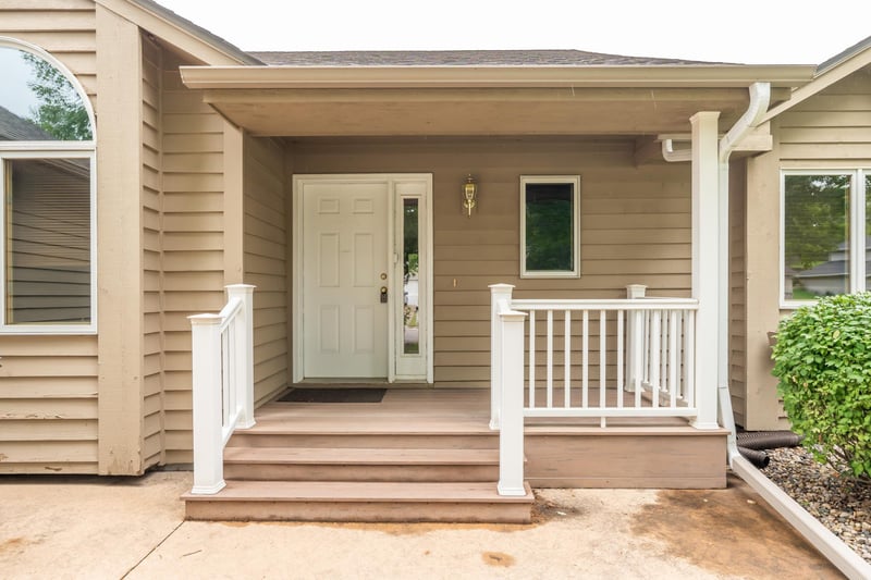 910 Deercreek Pw, Belle Plaine, MN 56011