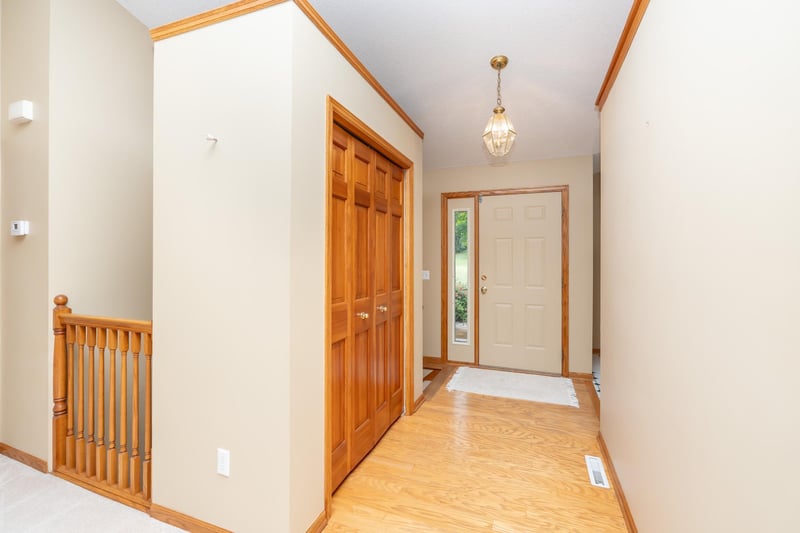 910 Deercreek Pw, Belle Plaine, MN 56011