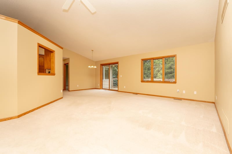 910 Deercreek Pw, Belle Plaine, MN 56011