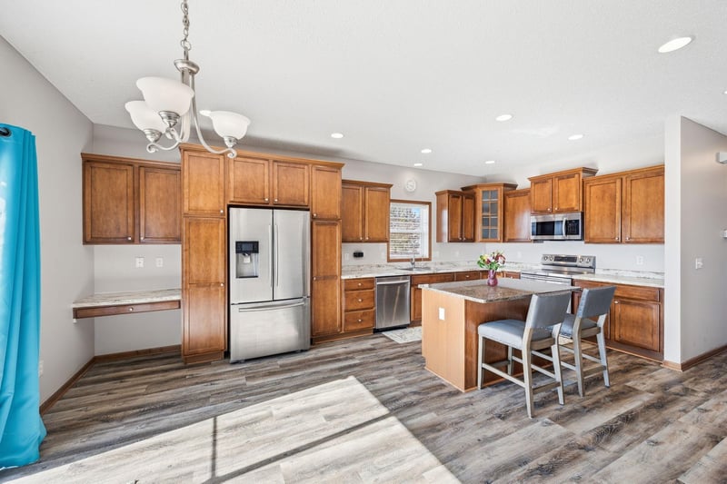 7000 Jenks Dr, Rockford, MN 55373