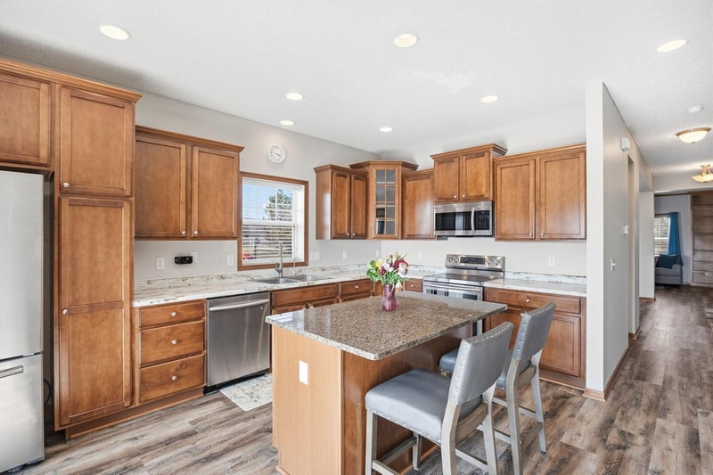 7000 Jenks Dr, Rockford, MN 55373