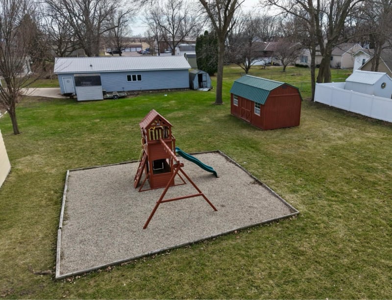 900 10th St S, Saint James, MN 56081