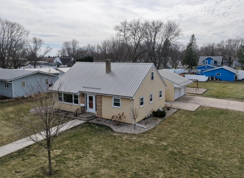 900 10th St S, Saint James, MN 56081