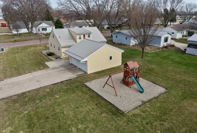 900 10th St S, Saint James, MN 56081