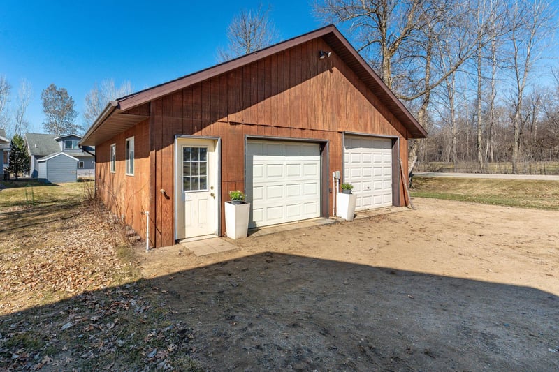 43260 Round Lake Dr, Ottertail, MN 56571