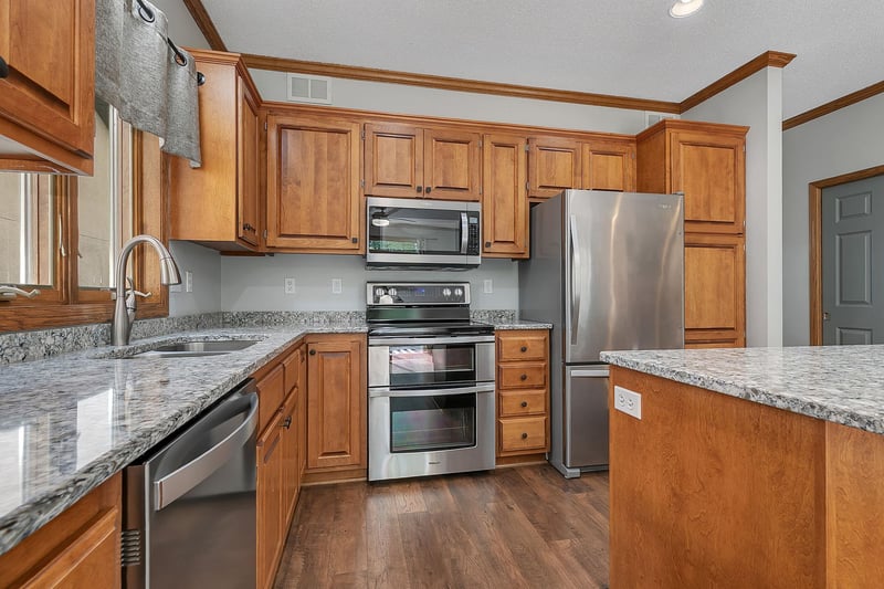 37 Portage Trl, Sauk Rapids, MN 56379