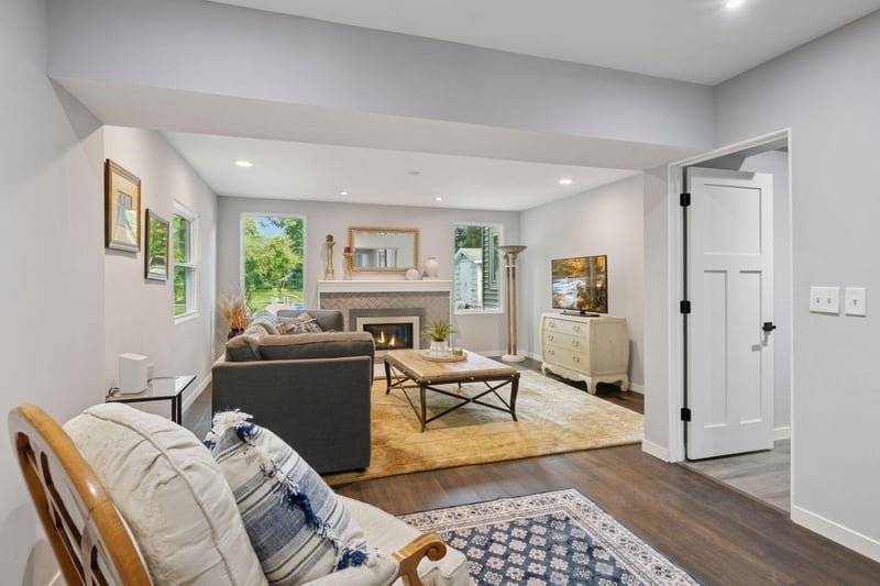 4516 Gilford Dr, Edina, MN 55435