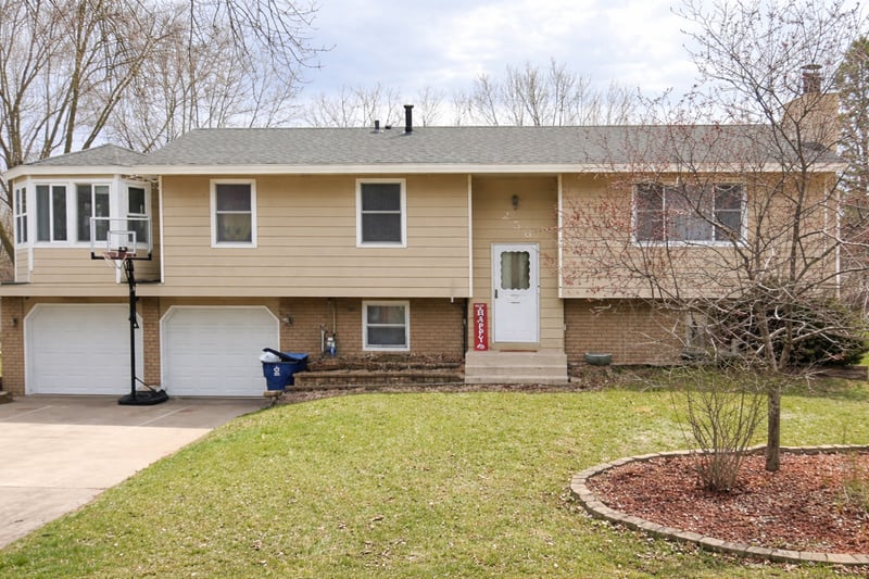 256 108th Ave NW, Coon Rapids, MN 55448