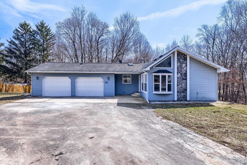 955 First St, Taylors Falls, MN 55084