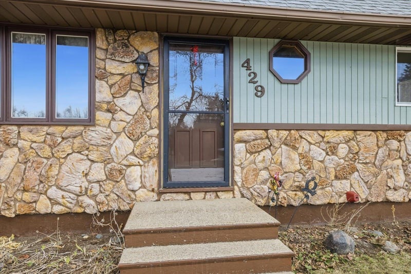 429 Coventry Rd, Hoyt Lakes, MN 55750