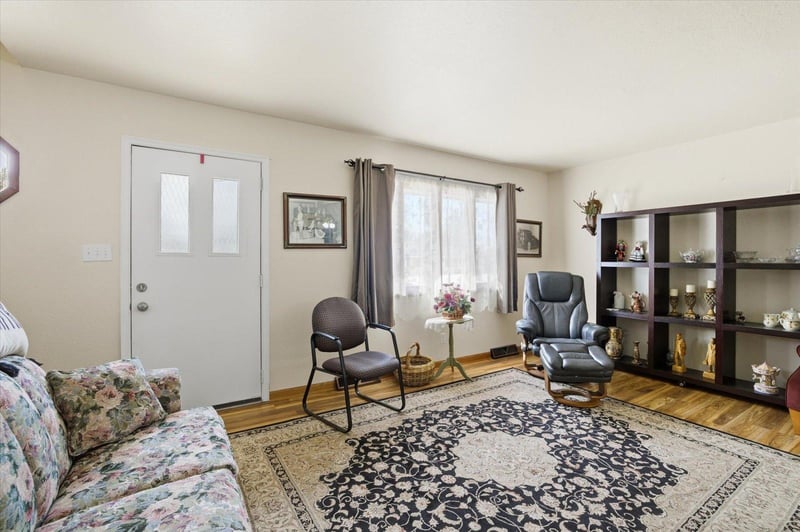 429 Coventry Rd, Hoyt Lakes, MN 55750