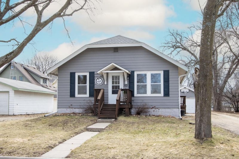303 Grove St SE, Mapleton, MN 56065