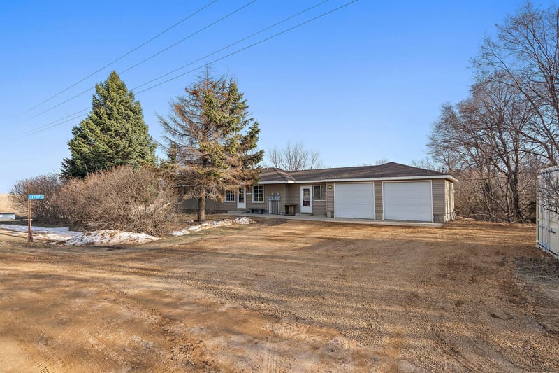 17375 Homestead Rd, Carver, MN 55315