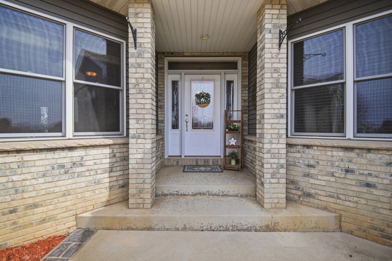 1618 27th St NW, Austin, MN 55912
