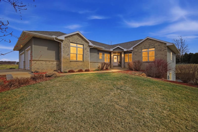 1618 27th St NW, Austin, MN 55912