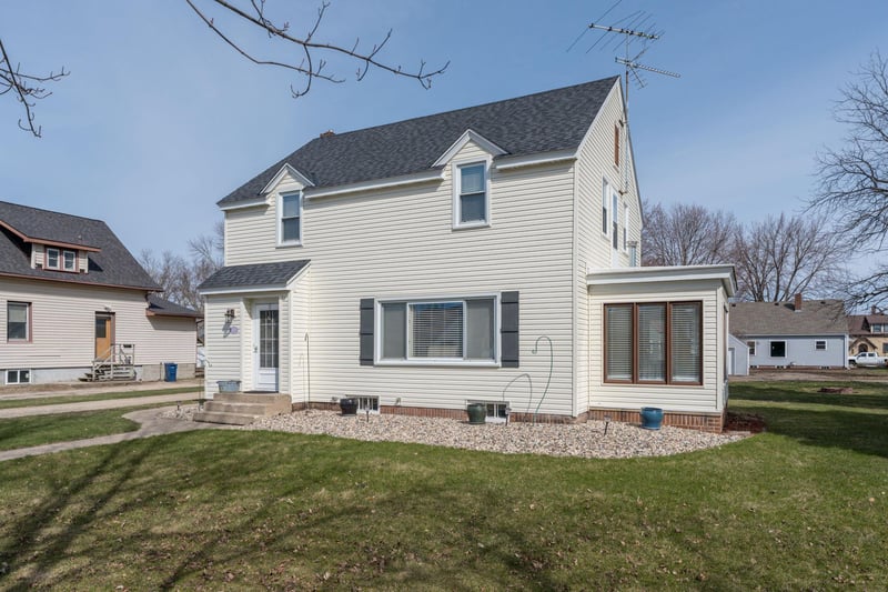 605 W Alden St, Arlington, MN 55307