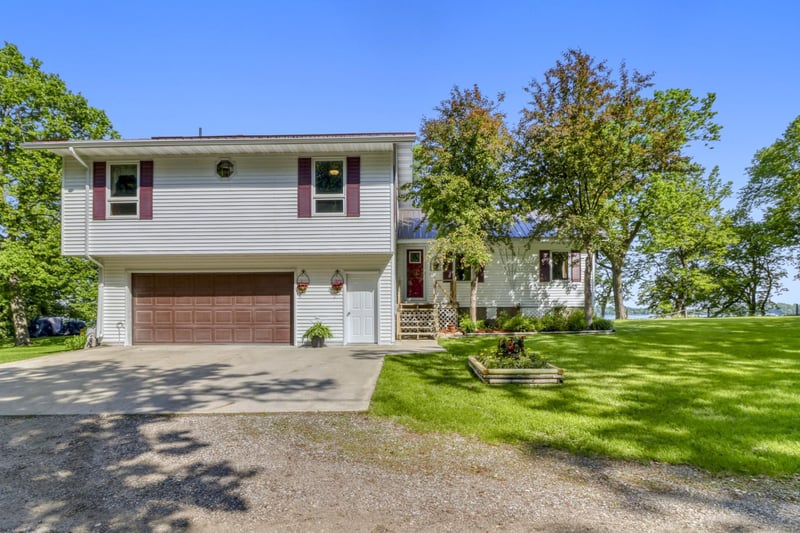 20473 Leisure Dr, Pelican Rapids, MN 56572