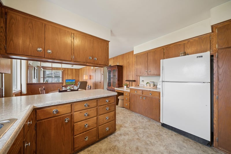306 3rd Ave SE, Blooming Prairie, MN 55917