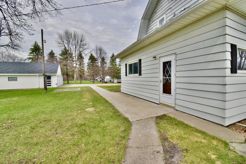 140 1st Ave N, Brownton, MN 55312