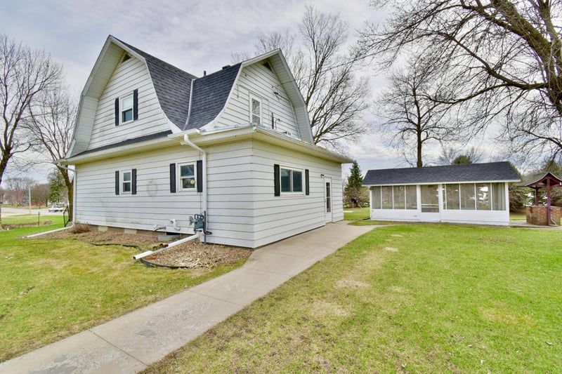140 1st Ave N, Brownton, MN 55312