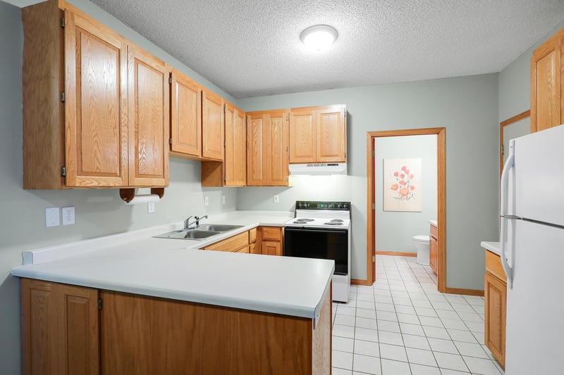 516 Roundhouse St, Shakopee, MN 55379