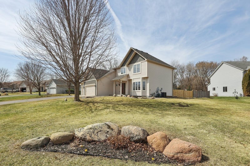 26726 Meadow Ridge Dr, Elko New Market, MN 55020