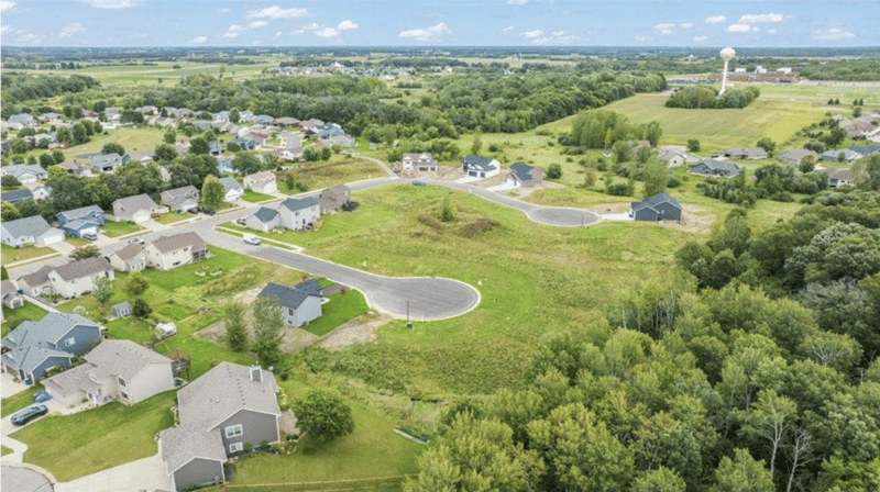 1136 29th St NE, Sauk Rapids, MN 56379