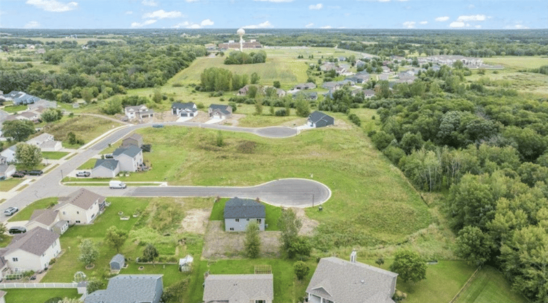 1136 29th St NE, Sauk Rapids, MN 56379