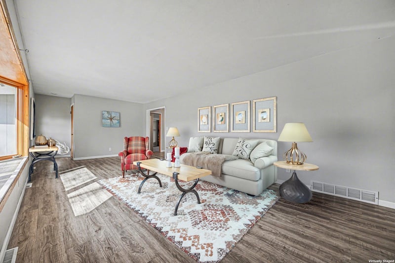 363 N Waterville Ave, Le Center, MN 56057