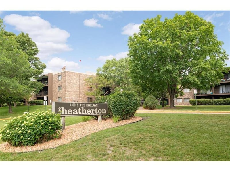 4120 Parklawn Ave #134, Edina, MN 55435