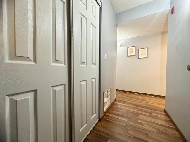 4120 Parklawn Ave #134, Edina, MN 55435