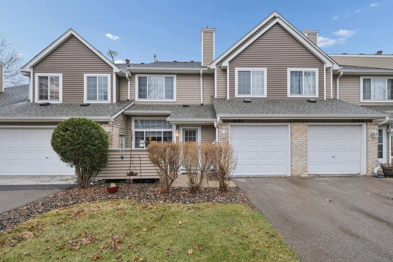 18195 Warbler Ln, Eden Prairie, MN 55346