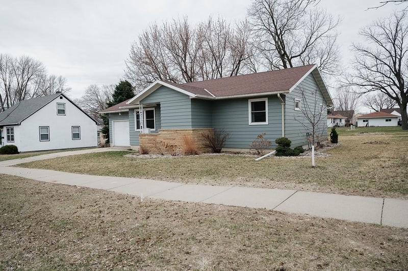 316 S Galbraith St, Blue Earth, MN 56013