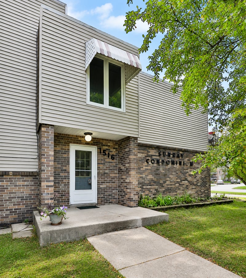 1516 19 1/2 St S #6, Moorhead, MN 56560