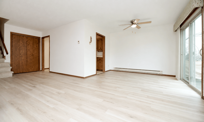 1516 19 1/2 St S #6, Moorhead, MN 56560