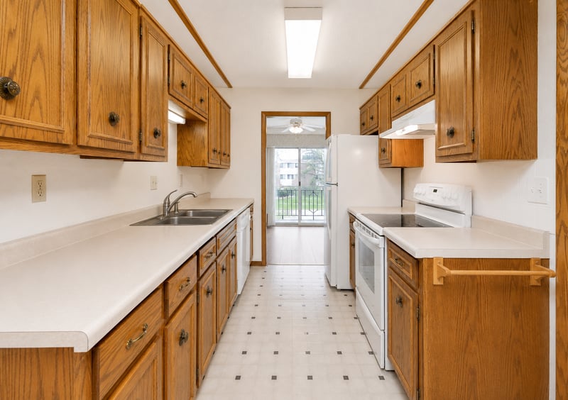 1516 19 1/2 St S #6, Moorhead, MN 56560
