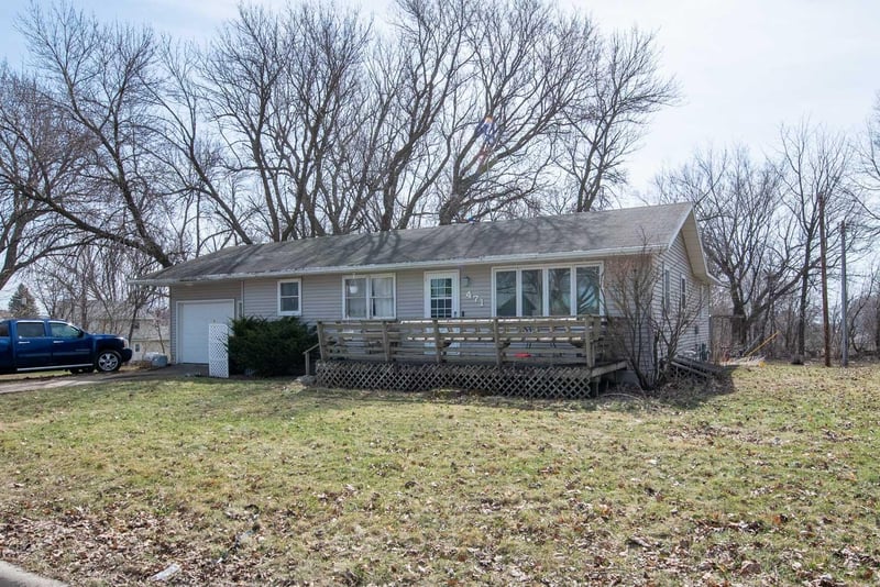 471 Sky View Ave, Lafayette, MN 56054