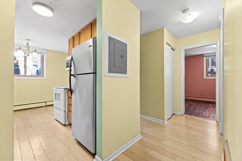 520 Ridgewood Ave #4, Minneapolis, MN 55403