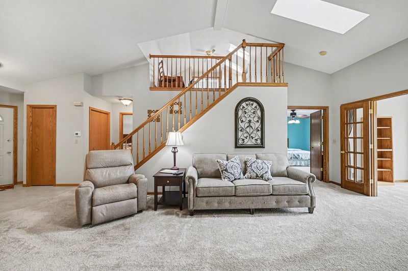 425 Maine St S, Bayport, MN 55003