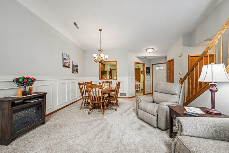 425 Maine St S, Bayport, MN 55003