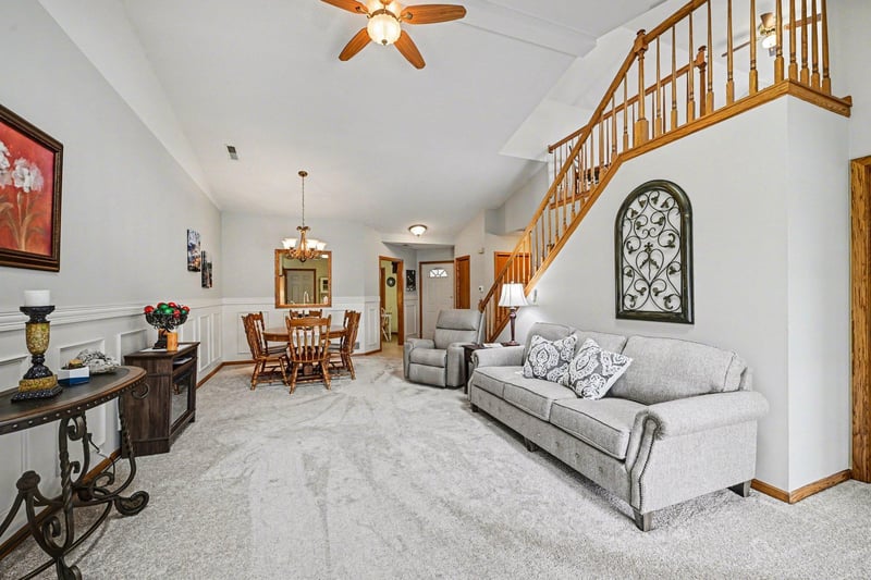 425 Maine St S, Bayport, MN 55003