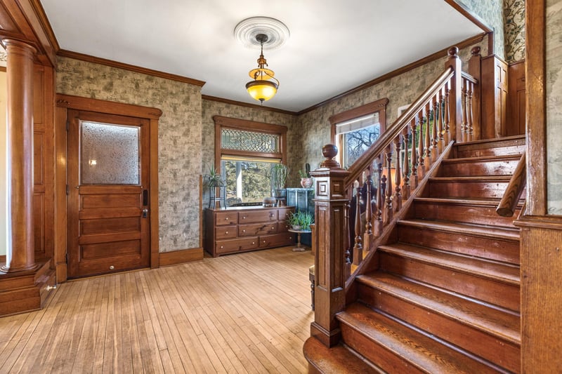 930 3rd Ave, Eau Claire, WI 54703