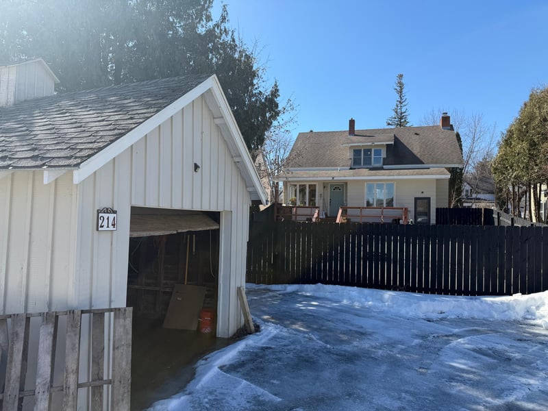 214 Main Ave S, Baudette, MN 56623