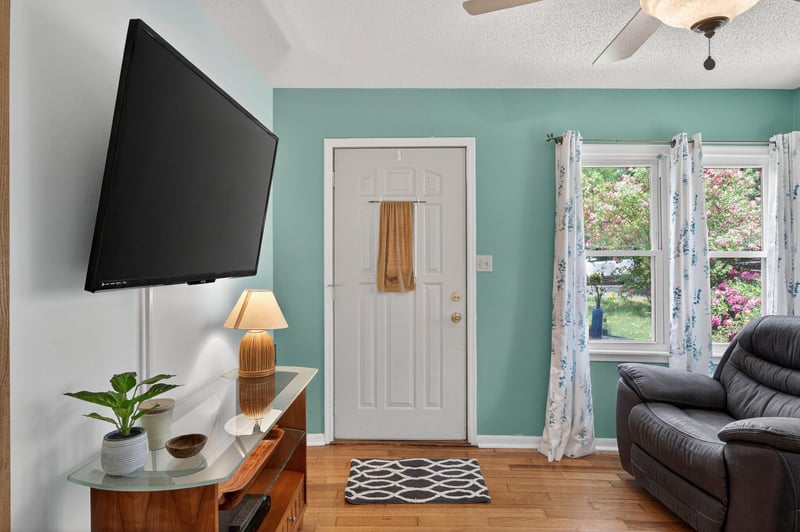 526 Summit St NE, Columbia Heights, MN 55421