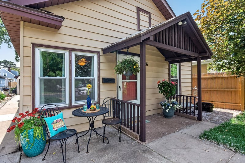 526 Summit St NE, Columbia Heights, MN 55421