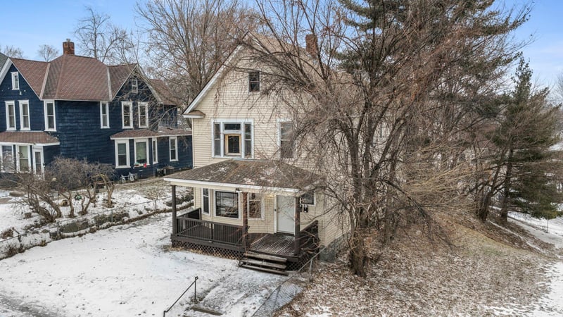 680 Lawson Ave E, Saint Paul, MN 55106