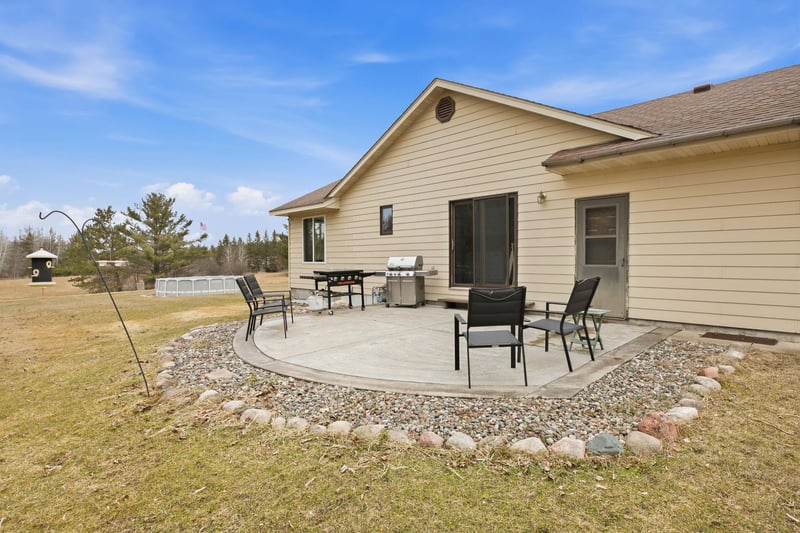 680 E Isle St, Isle, MN 56342