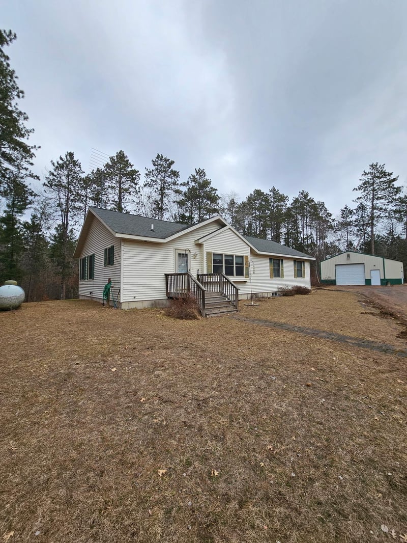 W9424 Lakewood Rd, Spooner, WI 54801